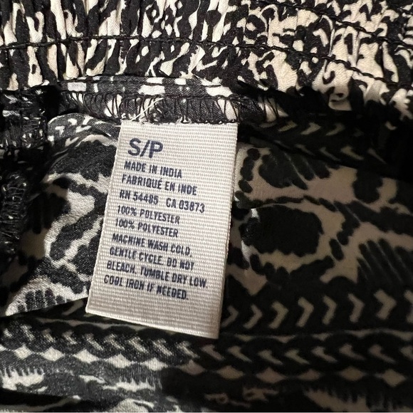 American Eagle outfitters, black and white printed pants size small - Picture 3 of 3